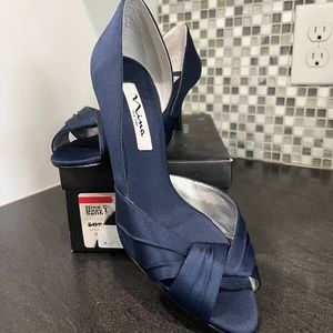 🔥🔥🔥NEW Nina Women Culver Satin Navy Formal Cut Out Side Dress Peep Dress Pump